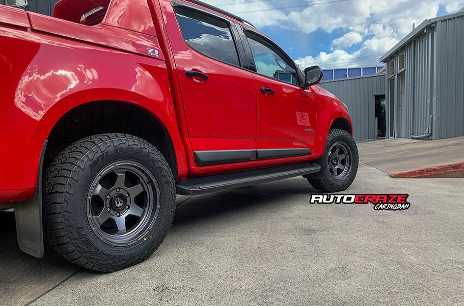 HOLDEN COLORADO SHOK ANTHRACITE 